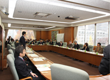 〔報告〕第1回国際森林年国内委員会